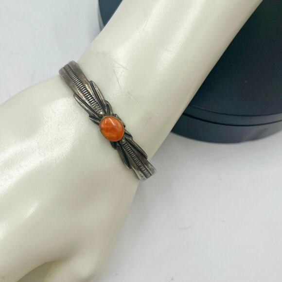 Wilson Begay WB Native American Navajo Spiny Oyster Cabochon Sterling Cuff Small - Picture 1 of 9